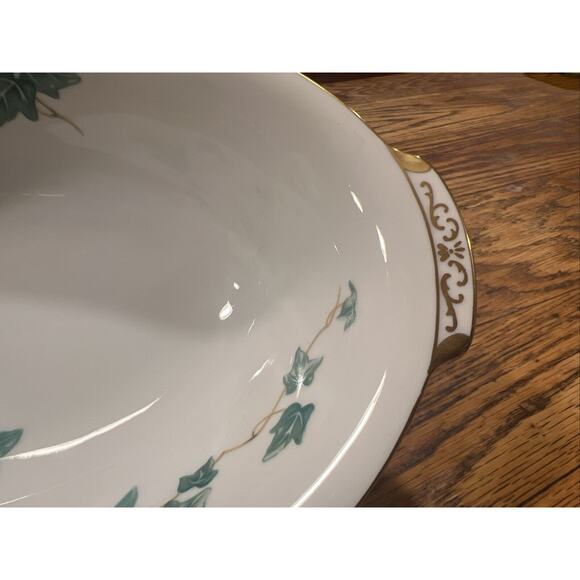 Sango Caprice serving oval bowl. With green ivy and gold trim. 10 1/2” EXCELLENT - Picture 2 of 8